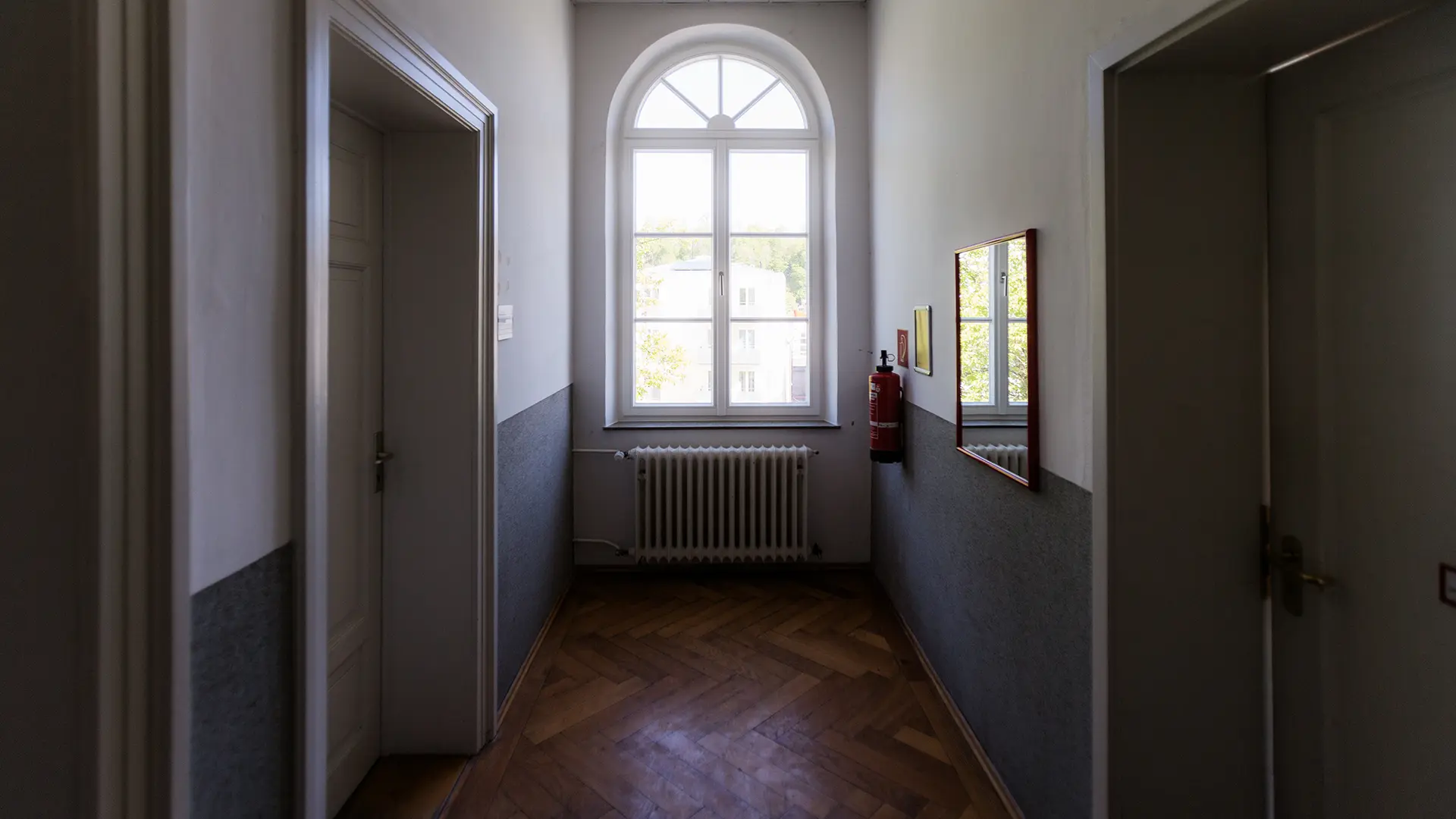 Passau Fenster Denkmalschutz Rundbogenfenster Passau Hauptbahnhof Renaltner